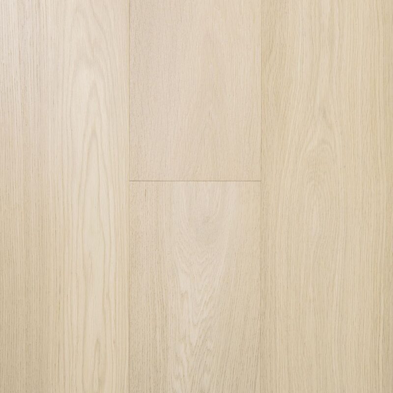 Lyla — board close-up